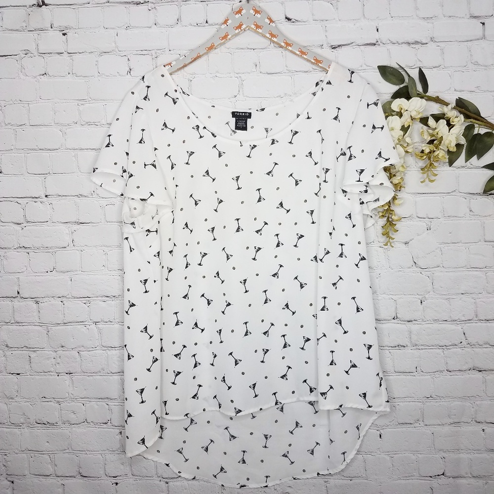 Torrid Martini Print Flutter Sleeve Blouse • 2